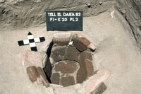 Small storage pit lined with bricks that were retrieved from the drainage system of the F/I palace (photo: M. Bietak © ÖAI/OREA)